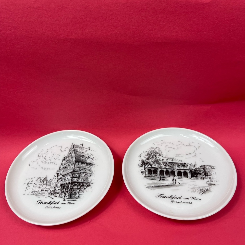 Vintage.Frankfurt Souvenir Plates - Set of 2